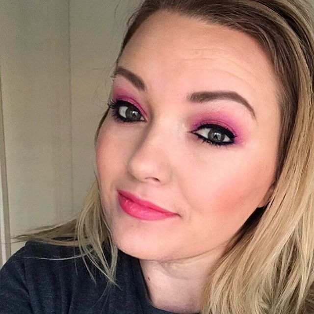 On Wednesdays we wear pink .
.
.
.
.
#lippics #SuperLustrous #lipstick #lipstickaddict #pinklipstick #makeupoftheday #motd On Wednesdays we wear pink .
.
.
.
.
#lippics #SuperLustrous #lipstick #lipstickaddict #pinklipstick #makeupoftheday #motd