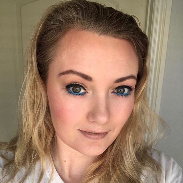 Today’s look. I found a look similar to this on Pinterest and had to try it.
Here are the products I’ve used (all Farmasi) 💋VFX Primer
💋VFX Pro Foundation
💋Eyeshadow Primer
💋Eyeshadow Trio in sunset kiss
💋Eyebrow Liner
💋3-1 Face palette
💋Express Waterproof Eye Pencil in Blue
💋Express Waterproof Eye Pencil in Black
💋Face Perfecting Pressed Powder 💋StarLook Mascara
💋Lip Plumper
💋Matte Liquid Lipstick in Skin 💋Time Locker Setting Spray
What do you think? Like this look or no? Today’s look. I found a look similar to this on Pinterest and had to try it.
Here are the products I’ve used (all Farmasi) 💋VFX Primer
💋VFX Pro Foundation
💋Eyeshadow Primer
💋Eyeshadow Trio in sunset kiss
💋Eyebrow Liner
💋3-1 Face palette
💋Express Waterproof Eye Pencil in Blue
💋Express Waterproof Eye Pencil in Black
💋Face Perfecting Pressed Powder 💋StarLook Mascara
💋Lip Plumper
💋Matte Liquid Lipstick in Skin 💋Time Locker Setting Spray
What do you think? Like this look or no?