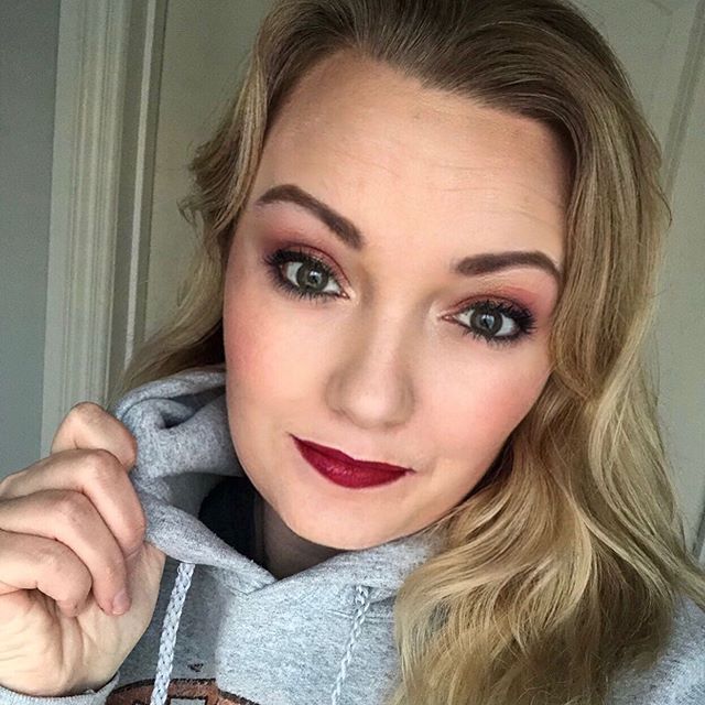 Beauty without expression is boring. .
.
.
.
.
#motd #makeuponpoint #makeuplooks #maccosmetics #makeupoftheday #wakeupandmakeup #undiscovered #maquiagem #makeupbyme #makeupmafia #makeupartist #makeuptime #beauty #makeuplook #beautyblog #likeforlikes #undiscoveredmuas #lashes #makeuplife #makeup #makeuplover #anastasiabeverlyhills #mua #makeupaddict #100daysofmakeup #makeupjunkie #makeuptutorial #cosmetics #vegas #instamakeup